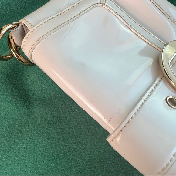 NWT Y2K White Patent Buckled Baguette Bag - Picture 8 of 11